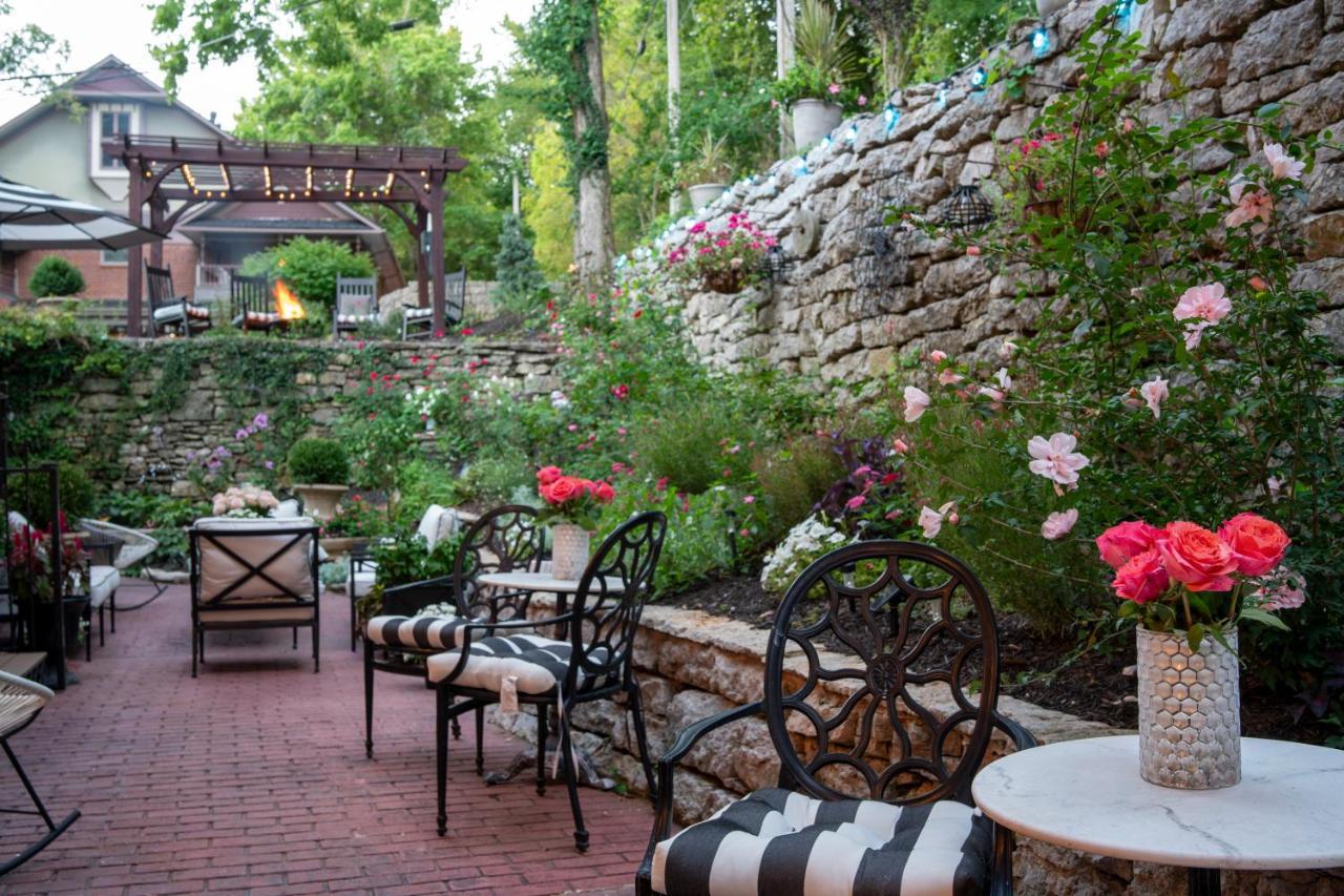 Inn At Rose Hall Eureka Springs Buitenkant foto